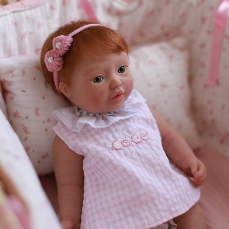 Moly Castaño Ojos Verdes