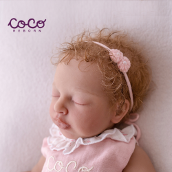 Galilea Dreams castaño claro rizado piel oscura