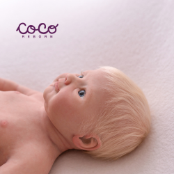 Lena rubio dorado ojos azules