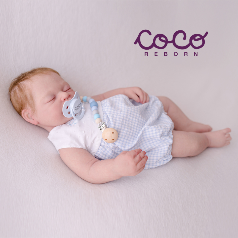 Numa pelo castaño claro  piel clara