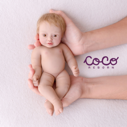 Moly Castaña claro  rizado ojos marrones Piel oscura