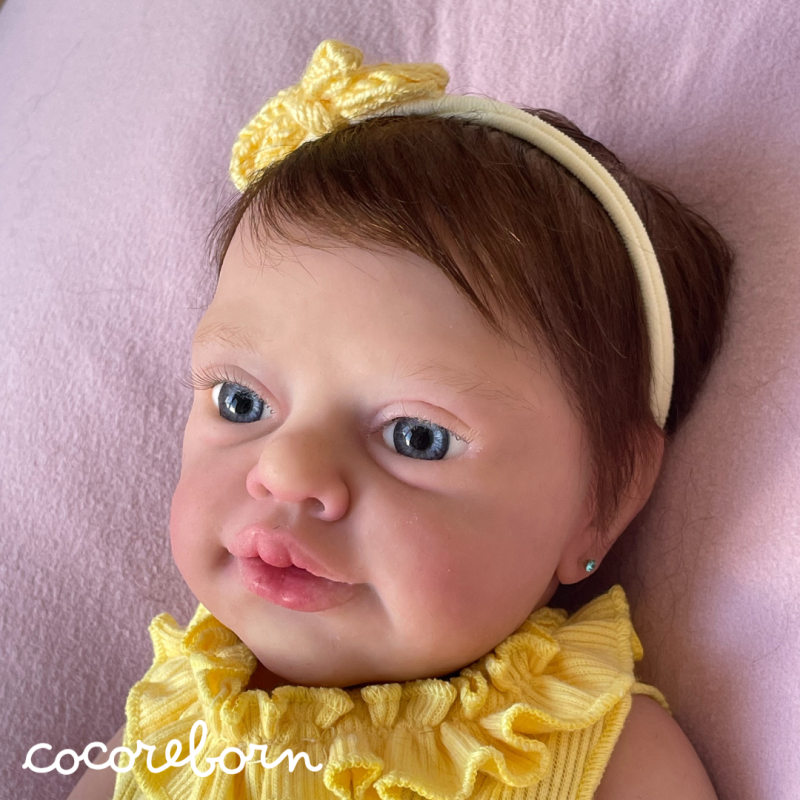 Luna chocolate ojos azules