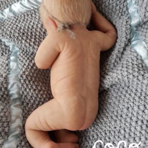 modelo Amets de bebe de silicona reborn de un mes, creado y realizado por cocoreborn
